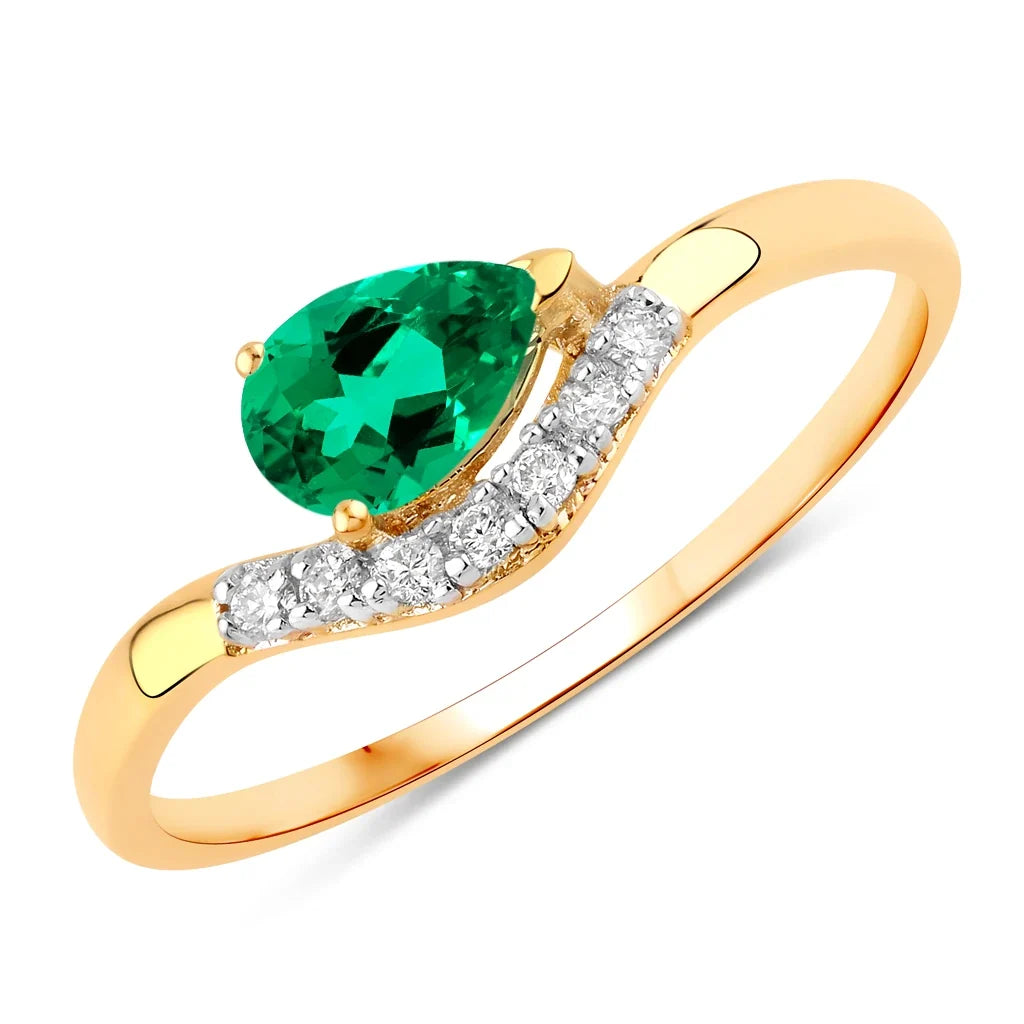 Pear Cut Diamond Wave Ring